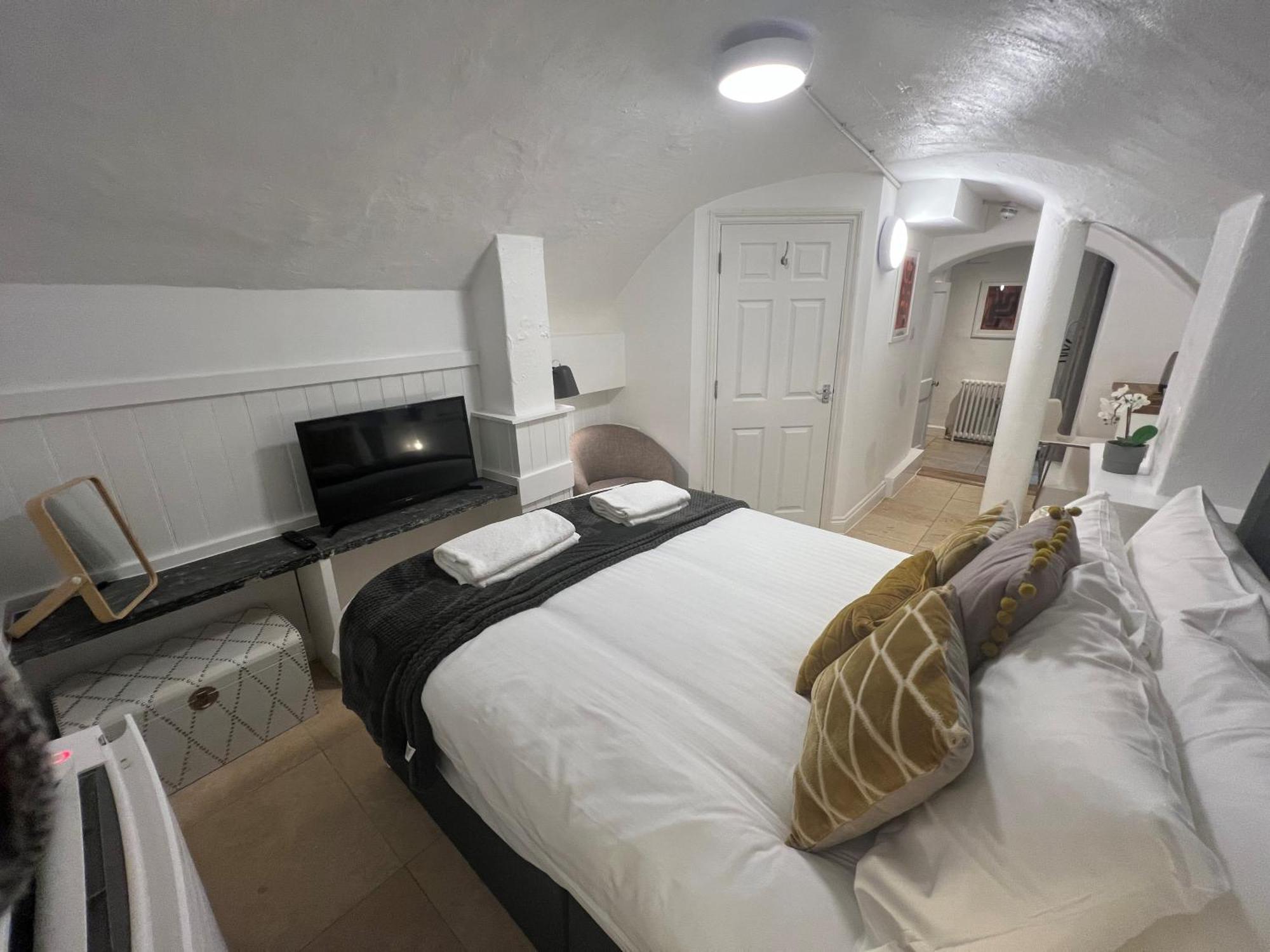 4 Berkeley Square I Your Apartment Bristol Habitación foto